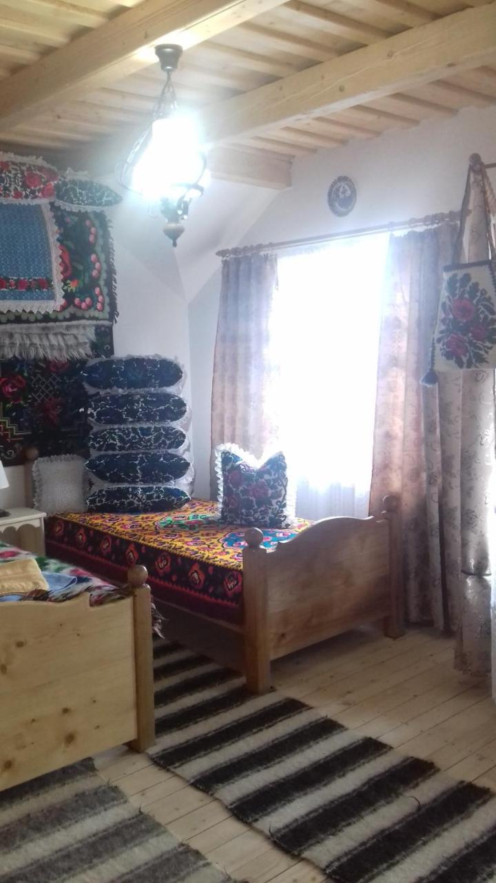Sub Creasta Cocosului Hotell Breb Exteriör bild