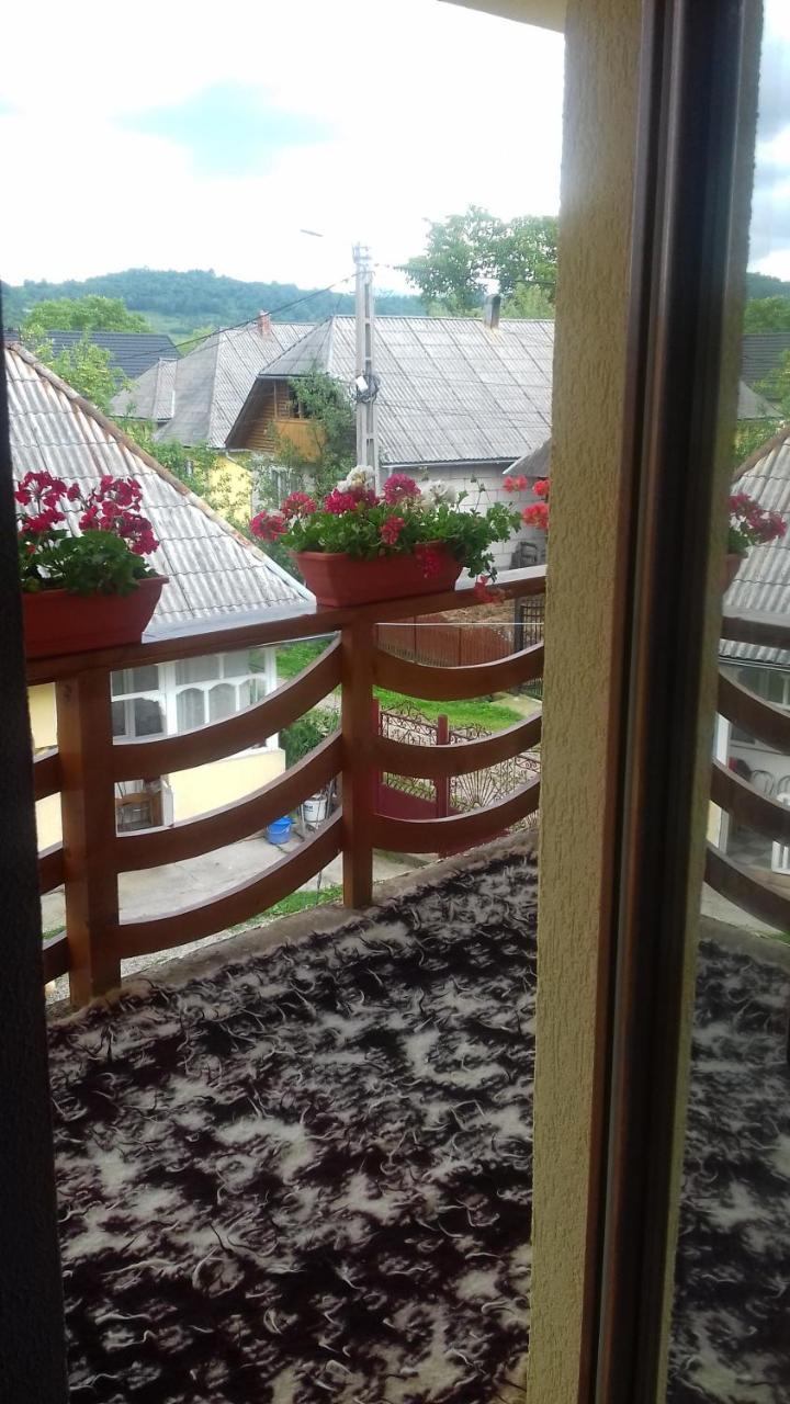 Sub Creasta Cocosului Hotell Breb Exteriör bild