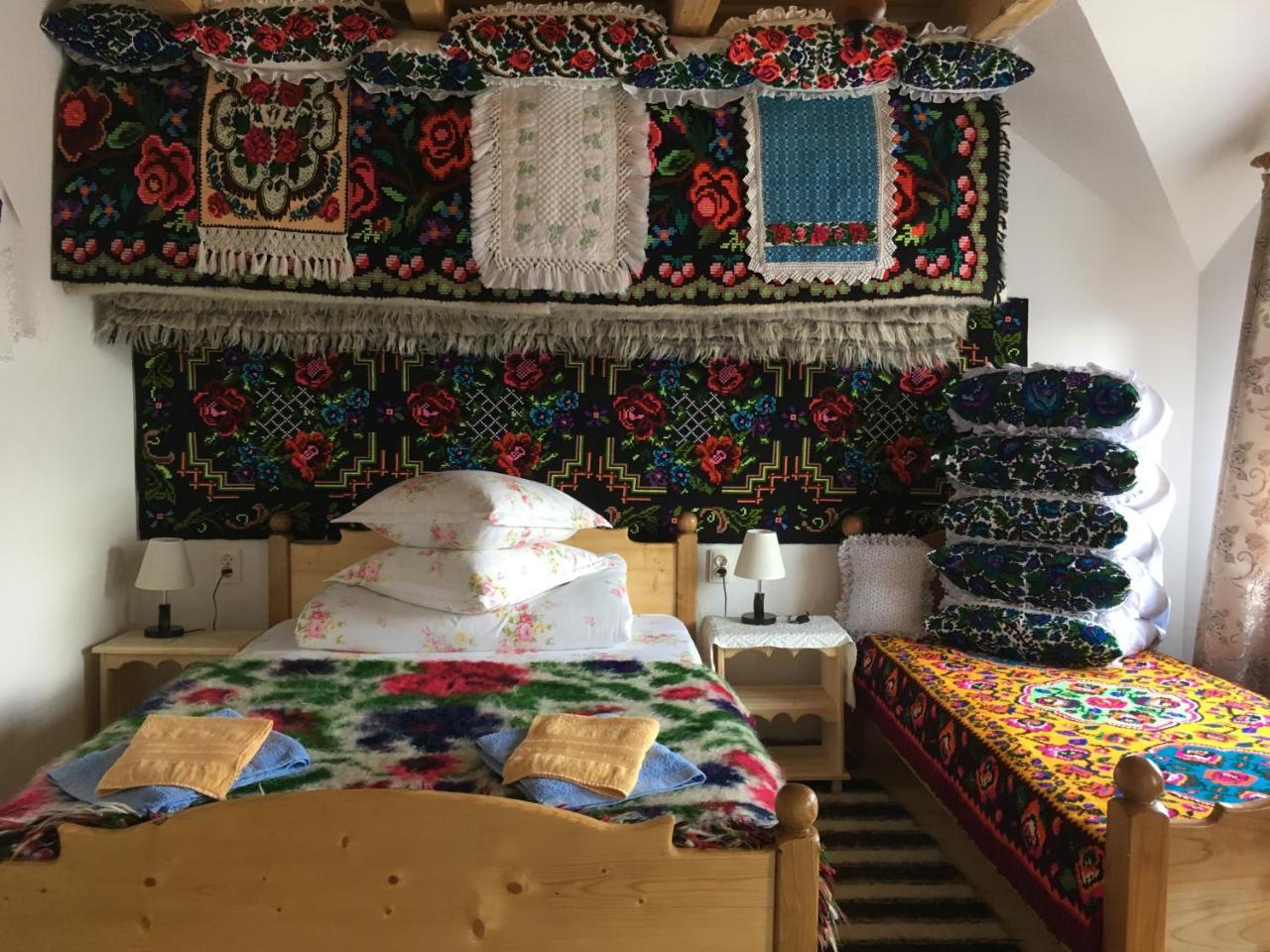 Sub Creasta Cocosului Hotell Breb Exteriör bild