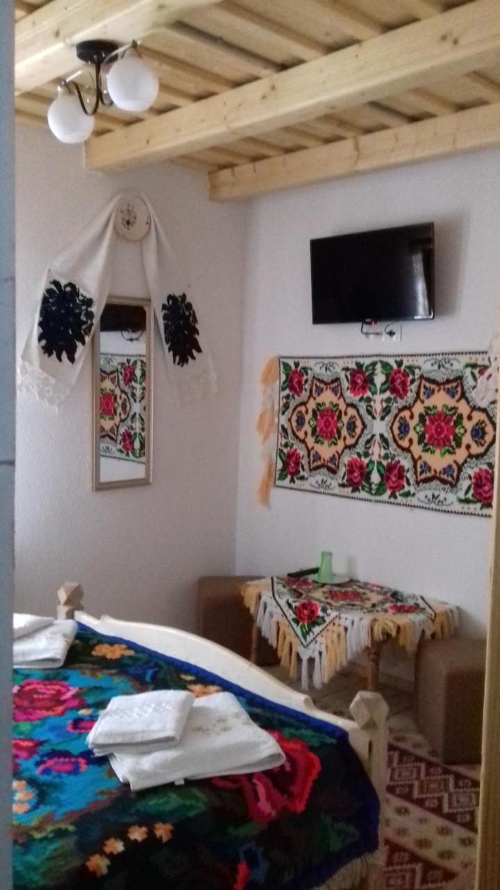 Sub Creasta Cocosului Hotell Breb Exteriör bild