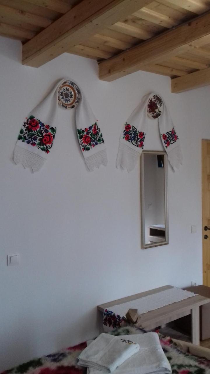 Sub Creasta Cocosului Hotell Breb Rum bild
